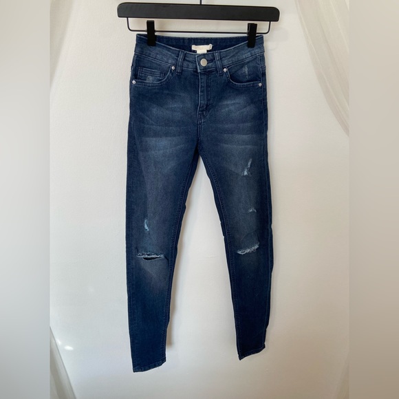 H&M Distressed High-Rise Skinny Jeans - Picture 1 of 12
